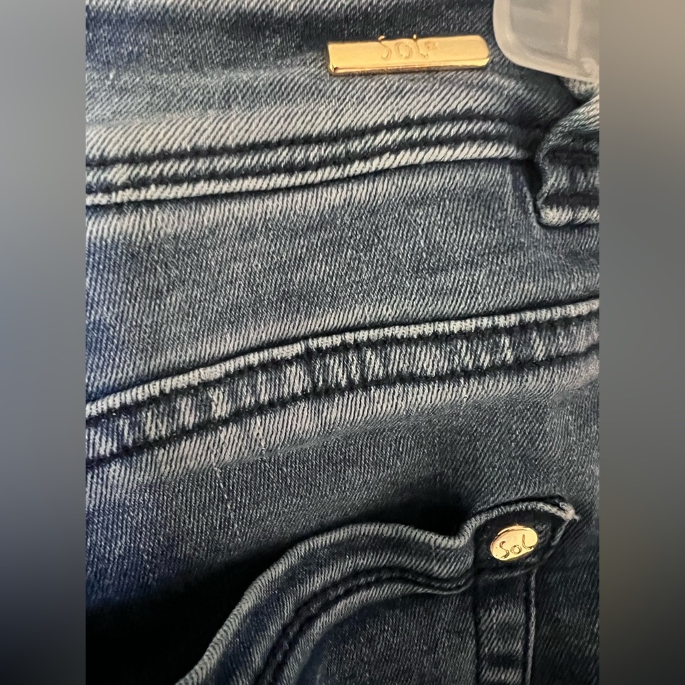 Sol Beauty and Care blue Jeans. Size 4-14 with faja inside to reduced waist.